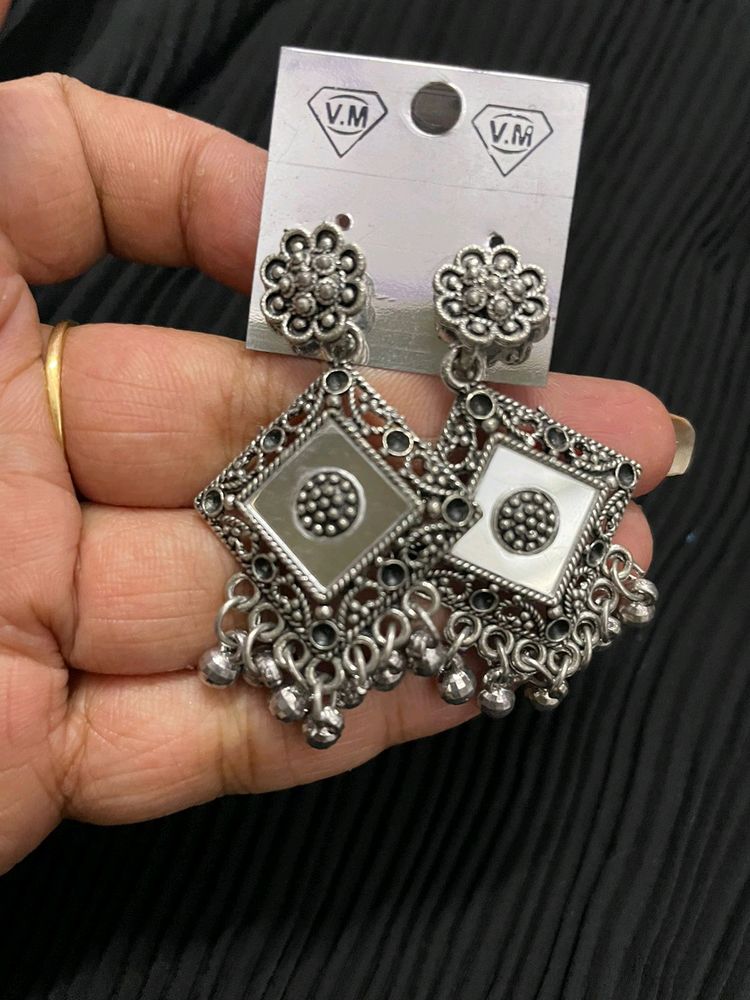 Small Jhumkis