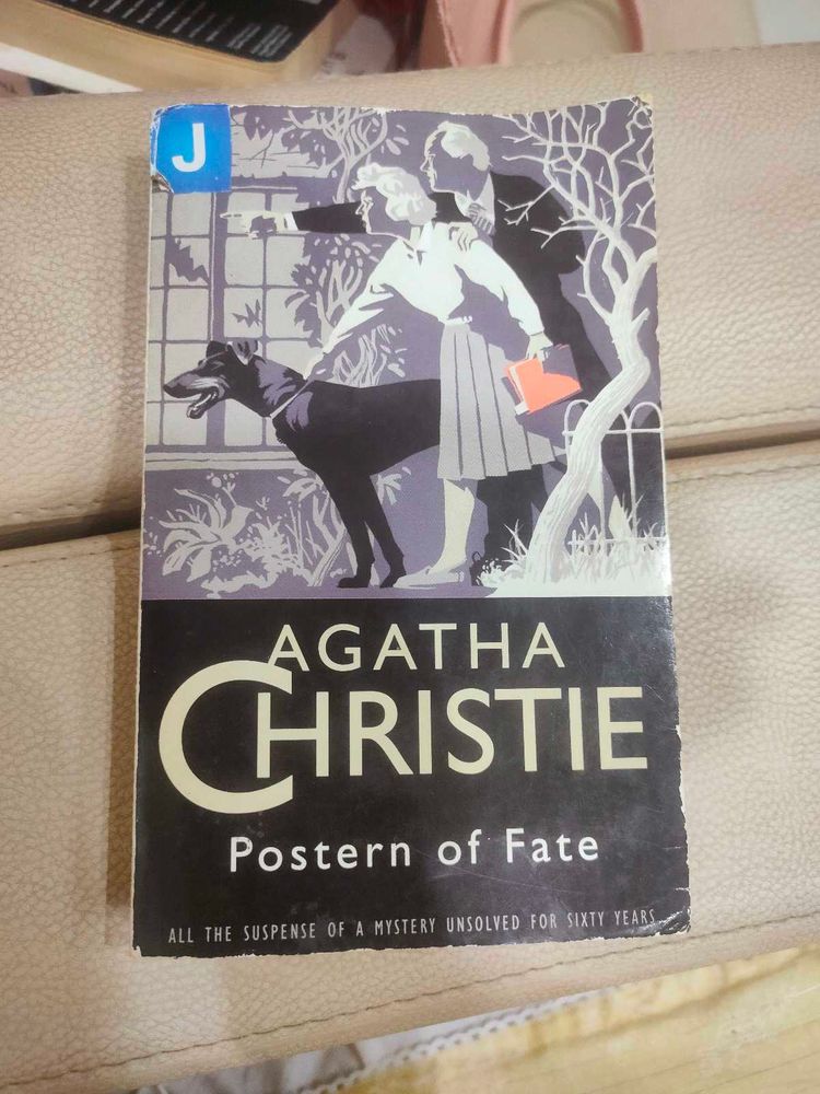 Set Of 7 Agatha Christie Books