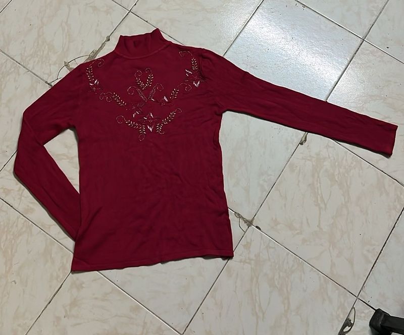 Wollen Turtle Neck Maroon Top