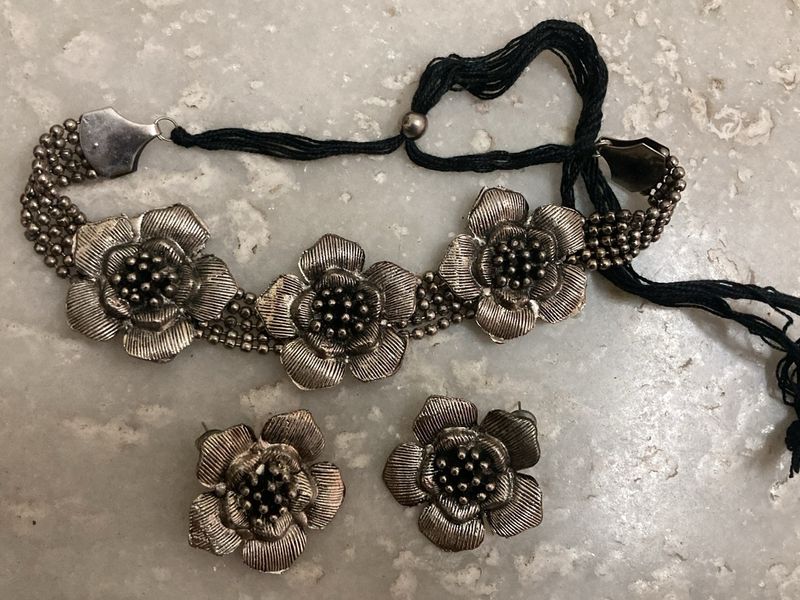 Oxidised Jewelery Set For Grabs