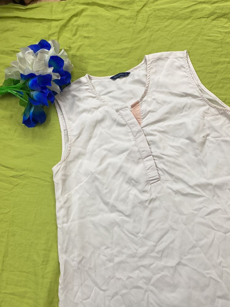 Beautiful White Sleeveless Top