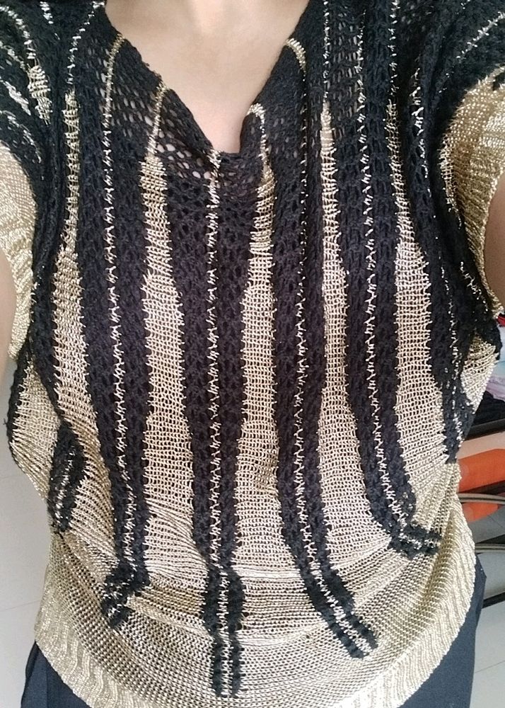 Knitted Top Golden And Black