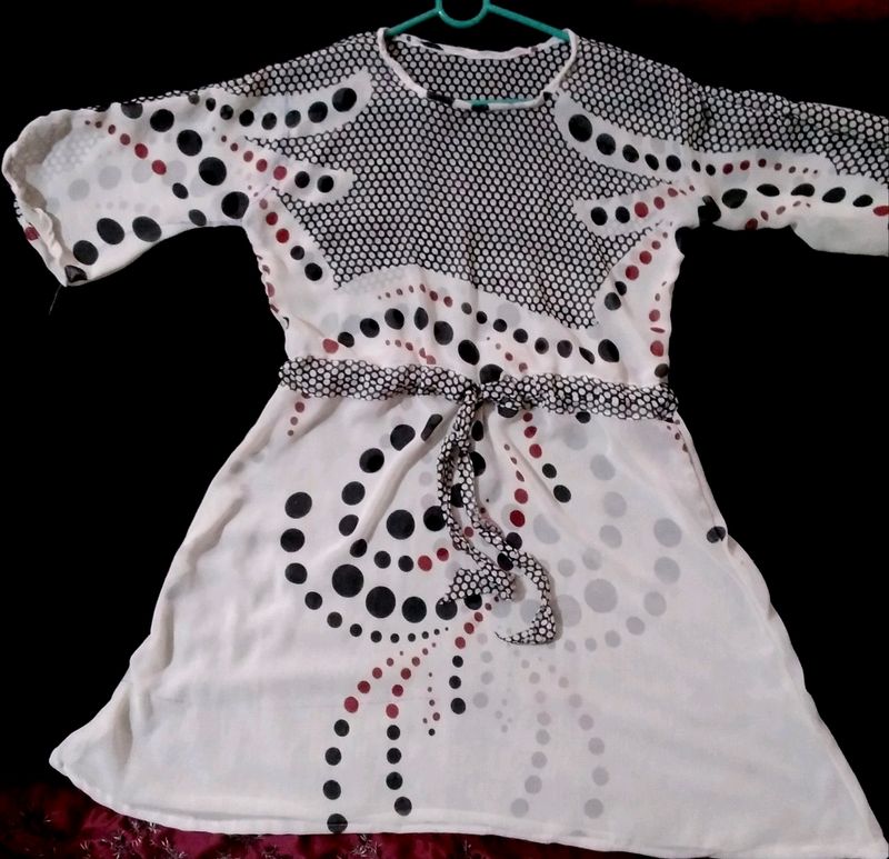 White Short Kurti/Top/Tunic