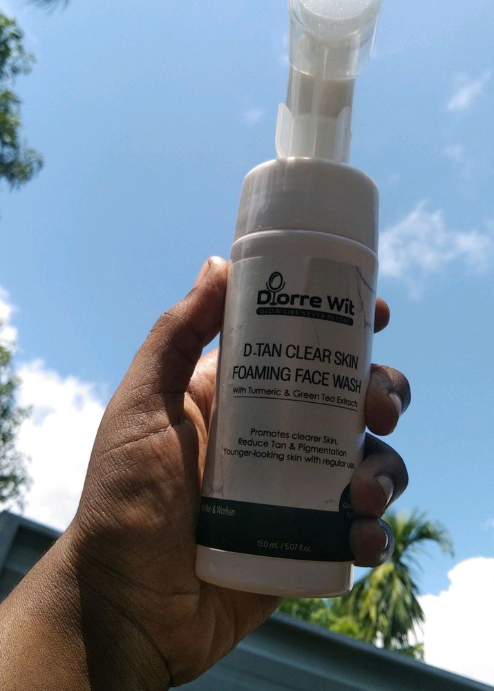 Diorre Wit D-Tan Clear Foaming Face Wash