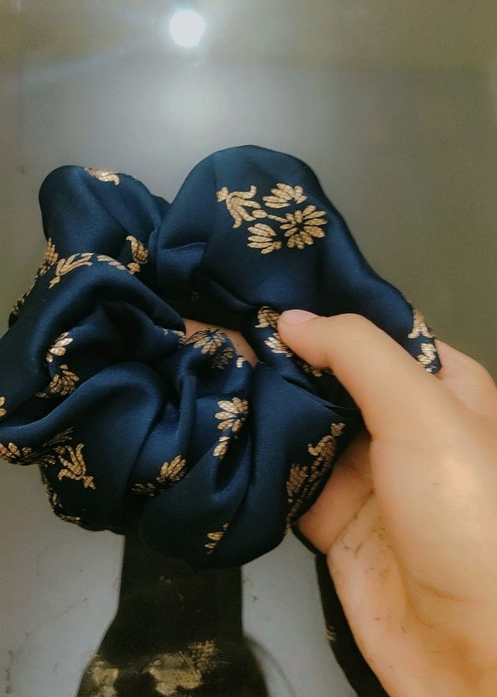 Handmade Mulberry💎✨ Color scrunchies Medium sized