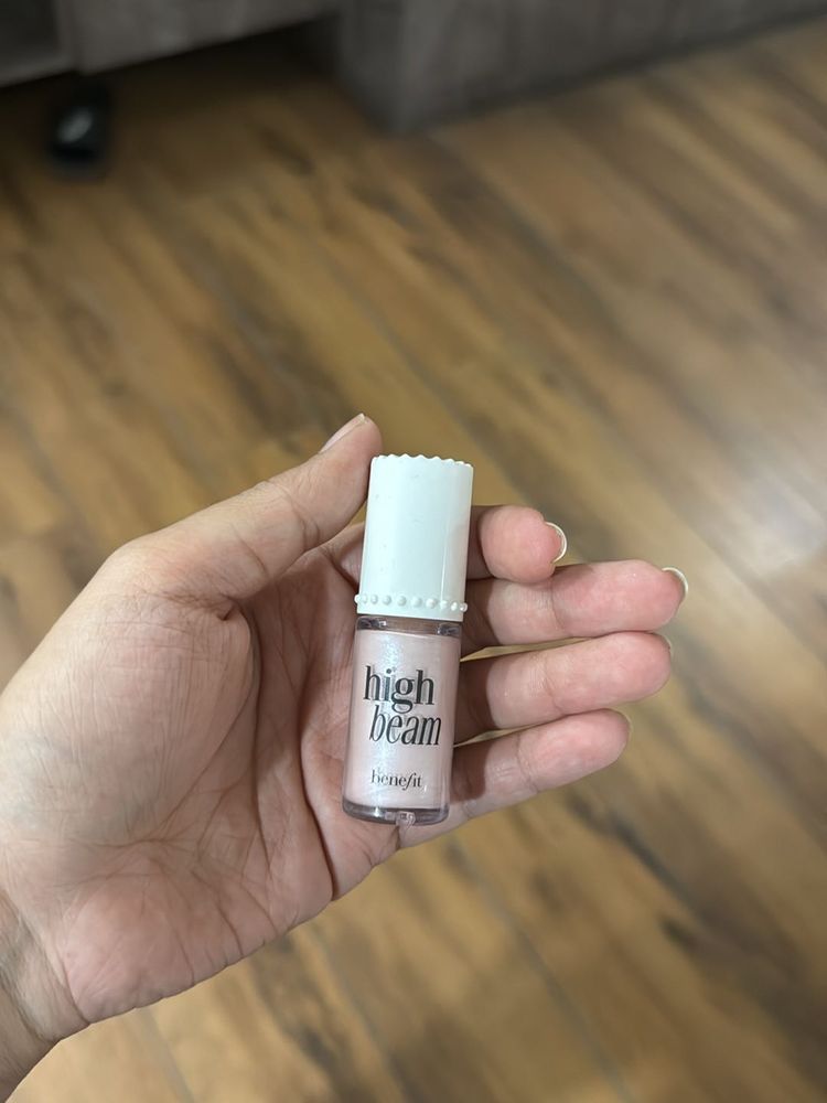 Benefits Liquid Highlighter