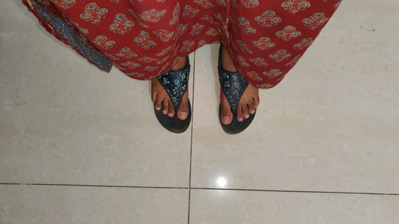 Beach Footwear / Desi