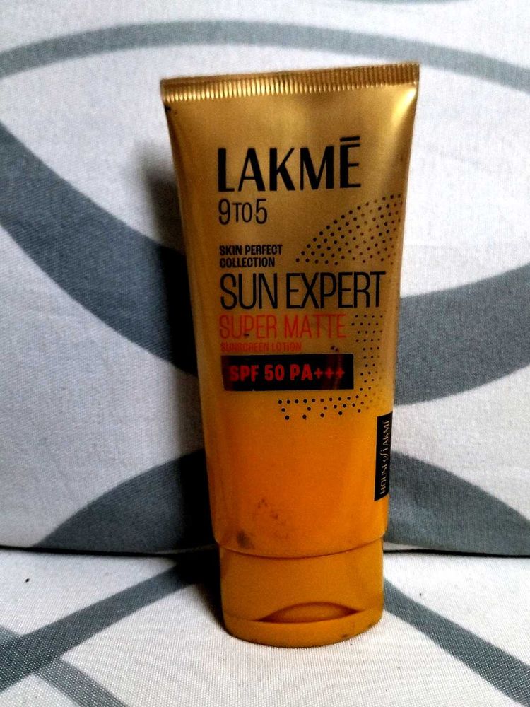 Lakme 9 To 5 Sunscreen