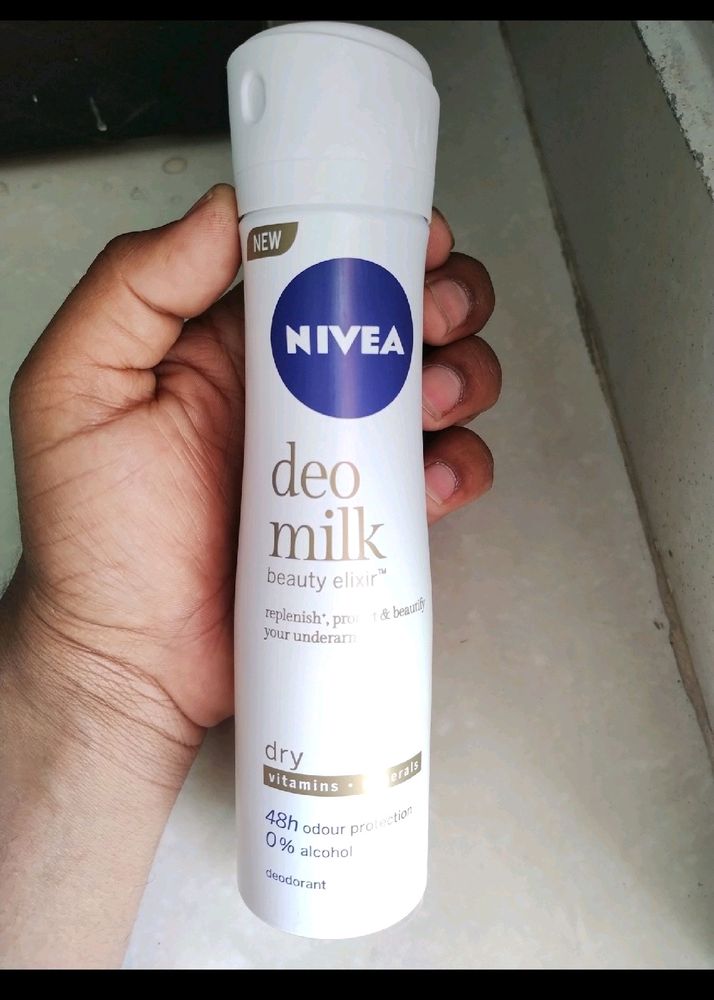 NIVEA Women Deodorant, Fresh Natural, Long Lasting