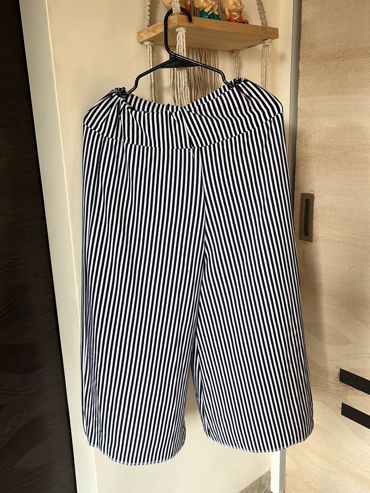 CULOTTES- White N Navy Blue Striped