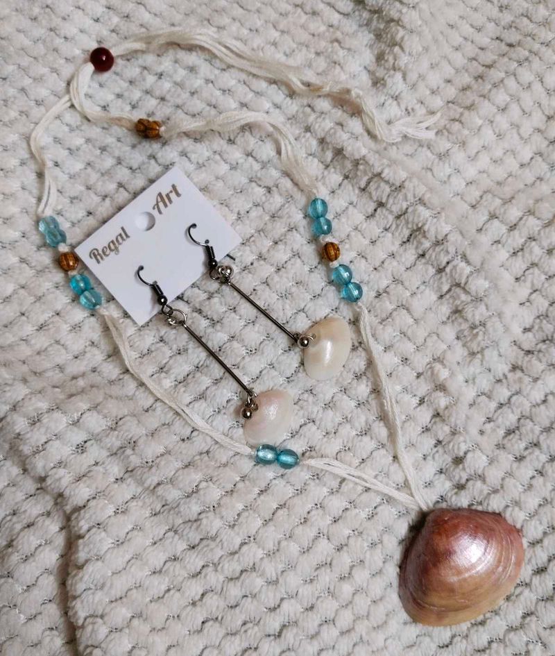 Real Seashells Necklace And Earrings Set..