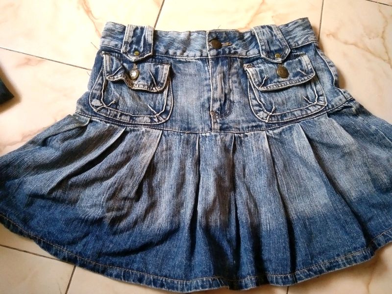 Y2K Pleated Denim Skirt ✨