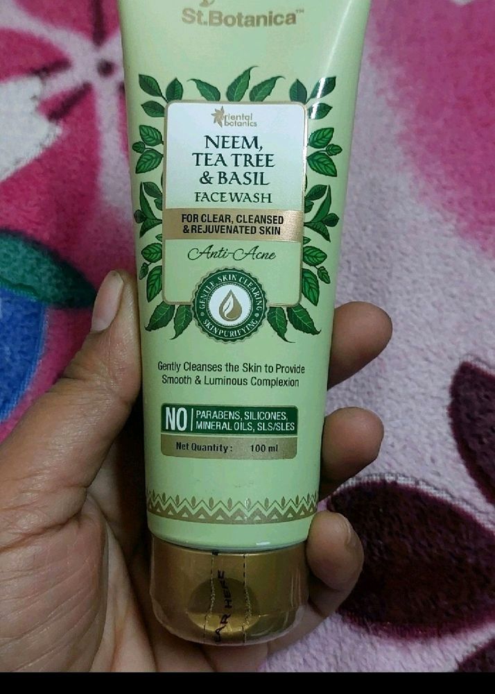 St Botanica Neem Face Wash