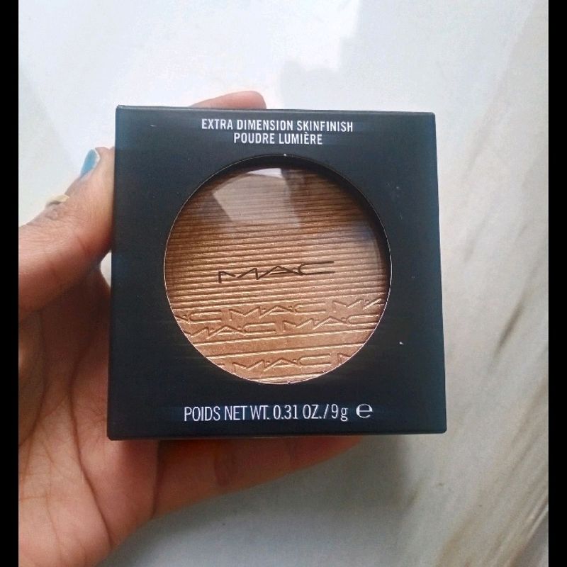 M.A.C. Highlighter