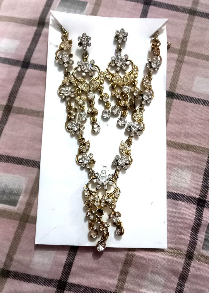 Offer🥳Golden Necklace ❤️💫❤️