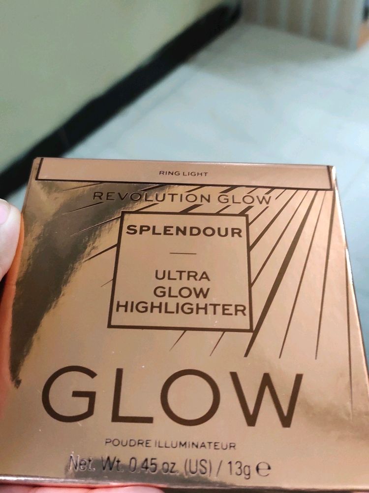 Revolution Glow Splendour Highlighter Ring Light