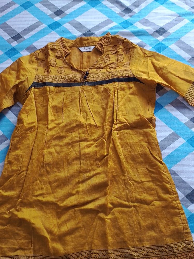 Akkriti Short Kurti