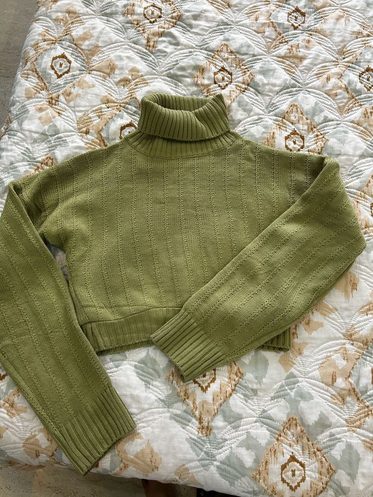 Cute Crop Highneck Sweater