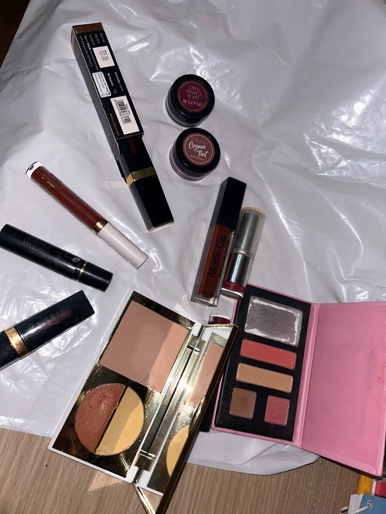 Makeup Set Of 13 Products