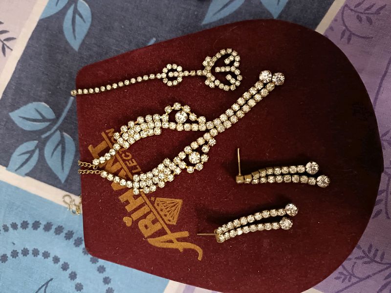 Stone Jewellery Set With Mangtika