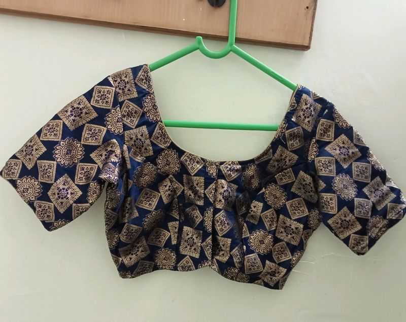 🌹🌹New Navy Blue Blouse