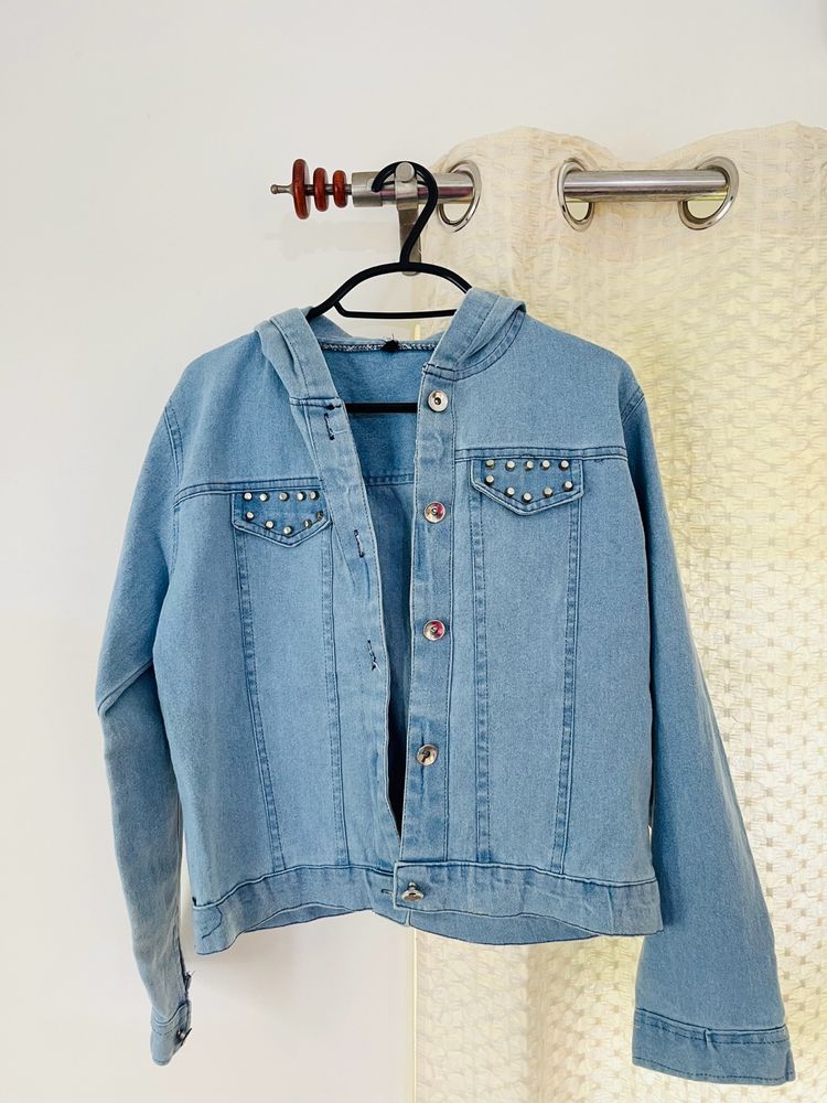 Blue Embellished Denim Jacket With A Hood❤️‍🔥