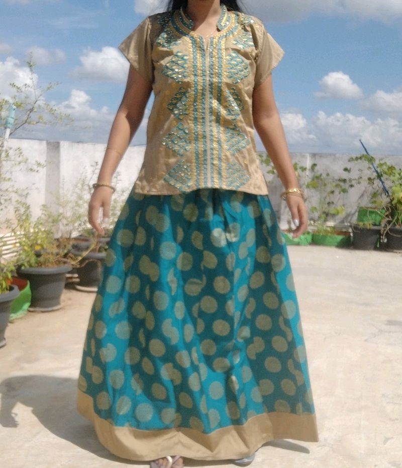 Beautiful Ethnic Skirt And Top