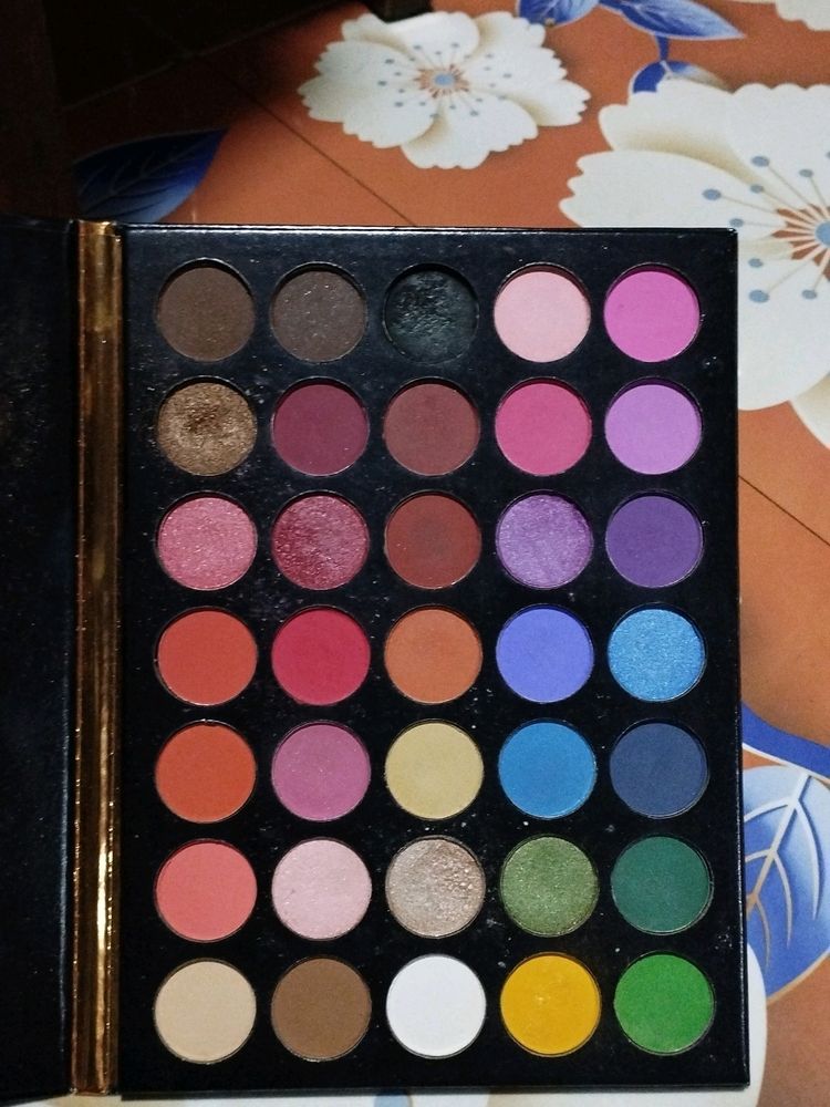 35 Colour Eyeshadow Palette