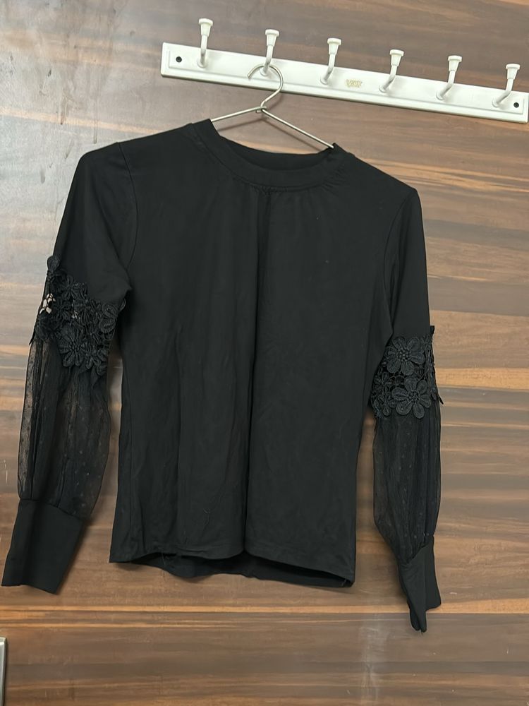 Women Black Puff Sleves Top