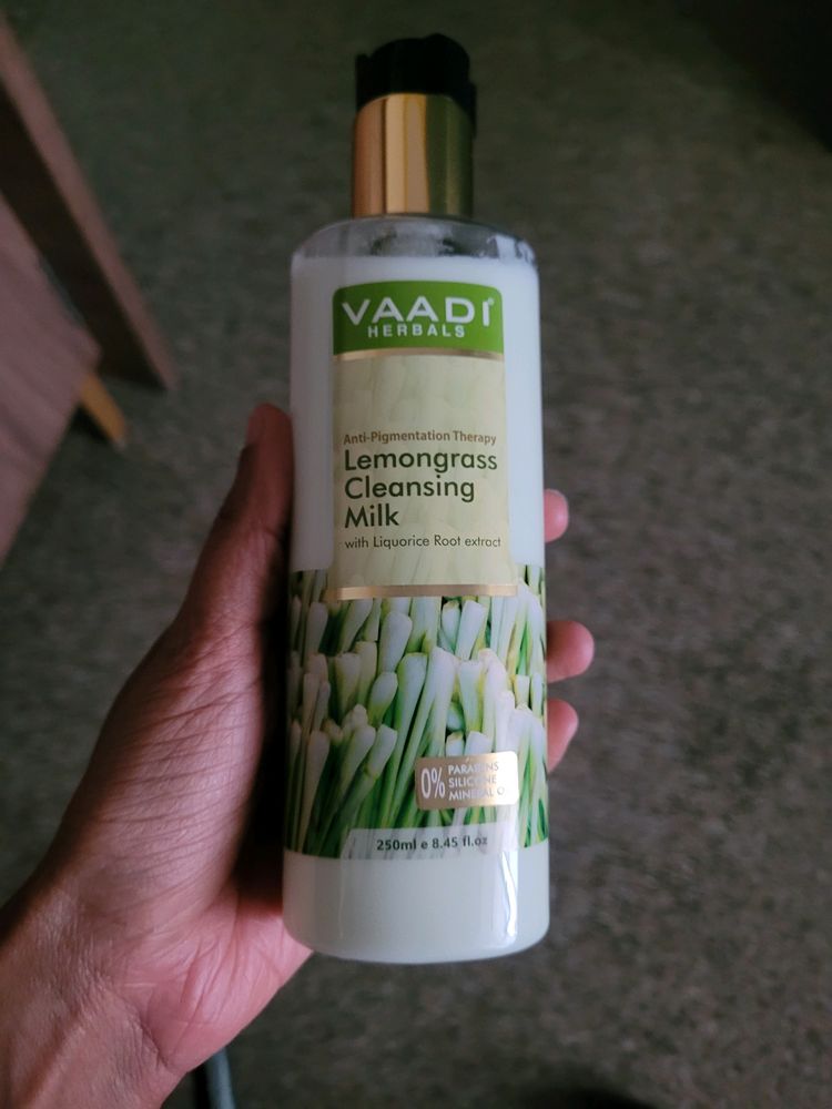 Vaadi Herbals Lemongrass Cleansing Milk