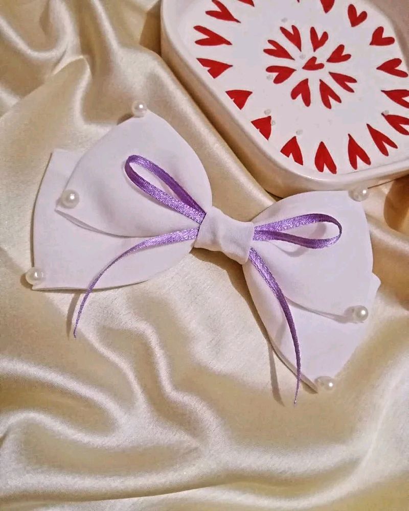 Girlies Pearl Bow 💜 Clip