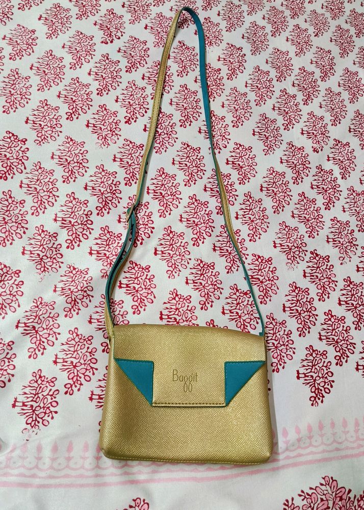 Baggit Lmp Monili Flori Gold Sling Bag