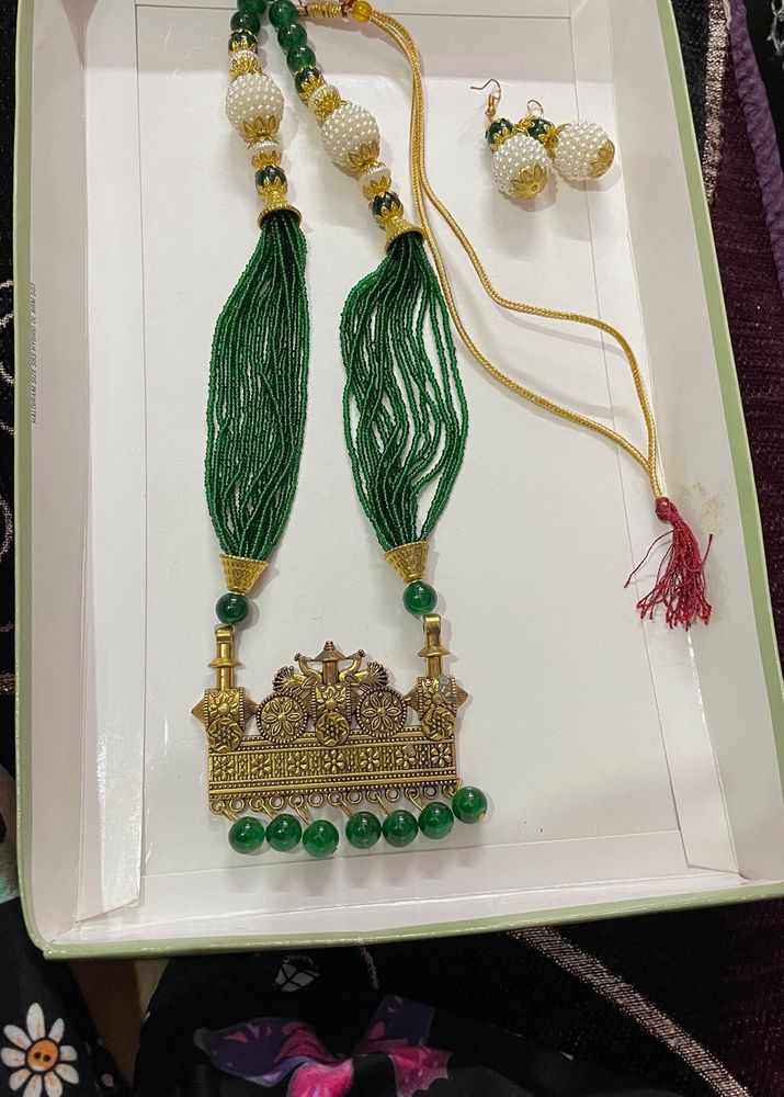 Green Golden Necklace