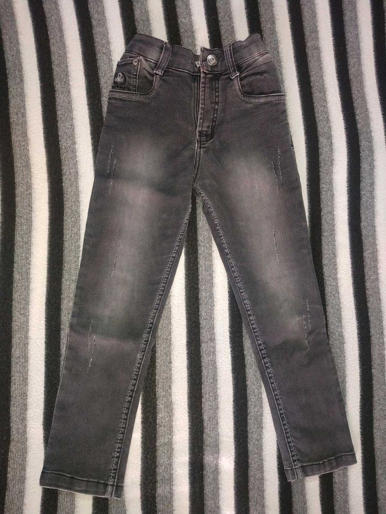 Ripped Designer Jeans 4-6 Years Old