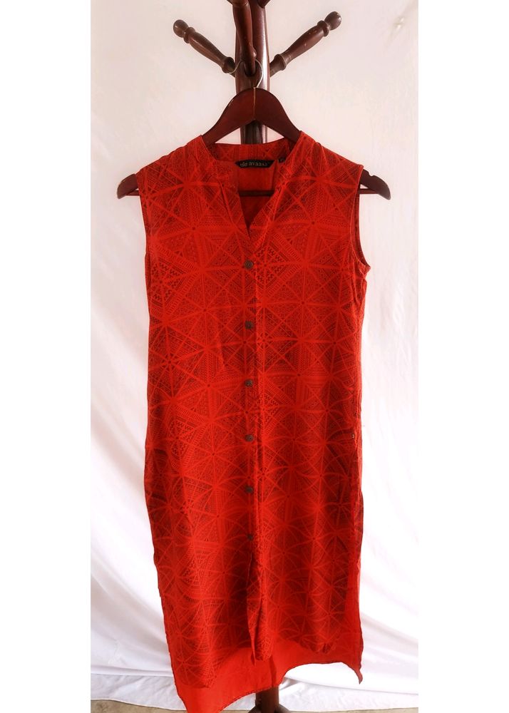 Avaasa Sleeveless Red Printed Kurti