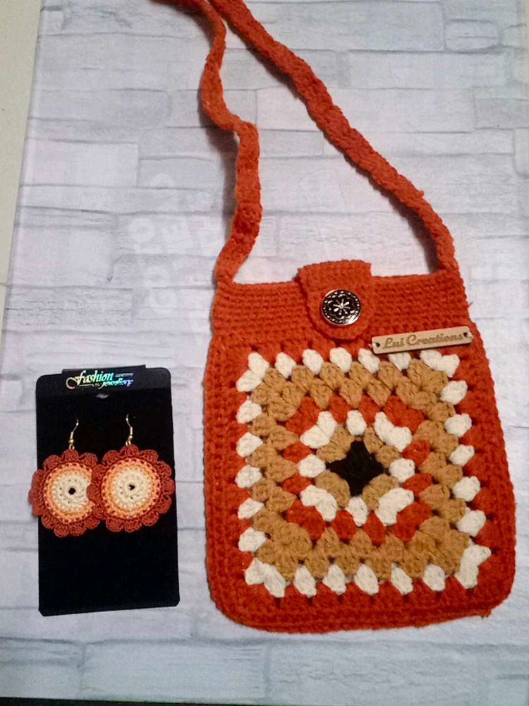 Crochet Sling Bag.