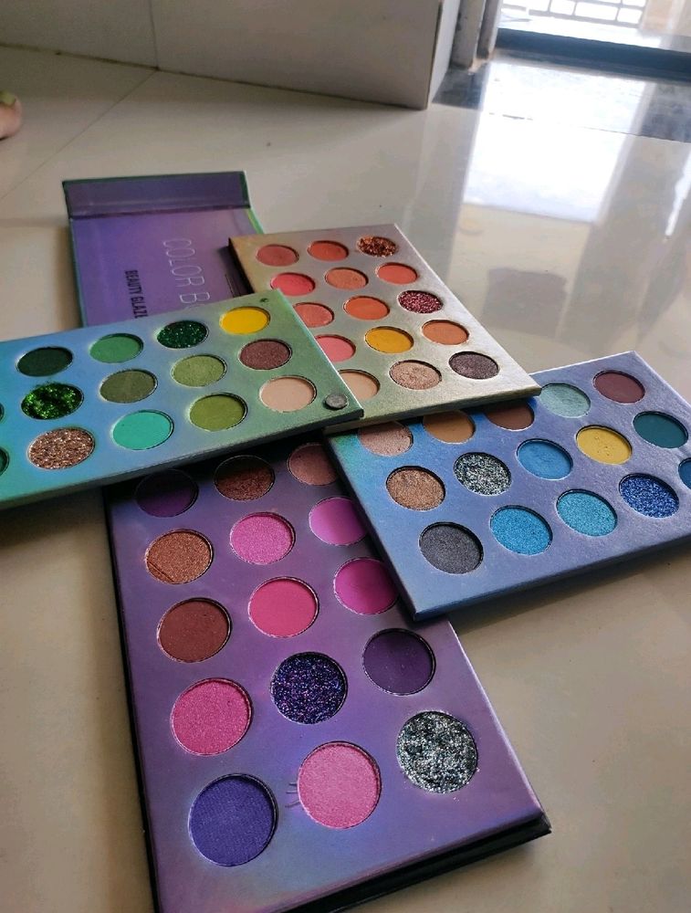 60 Shades Eyeshadow Palate