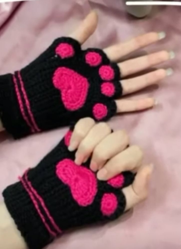 Crochet Catpaw Fingerless Gloves