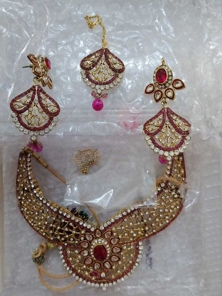 Stone Studded Jewellery Set