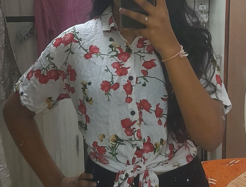 WHITE FLORAL SHIRT🥀🌺