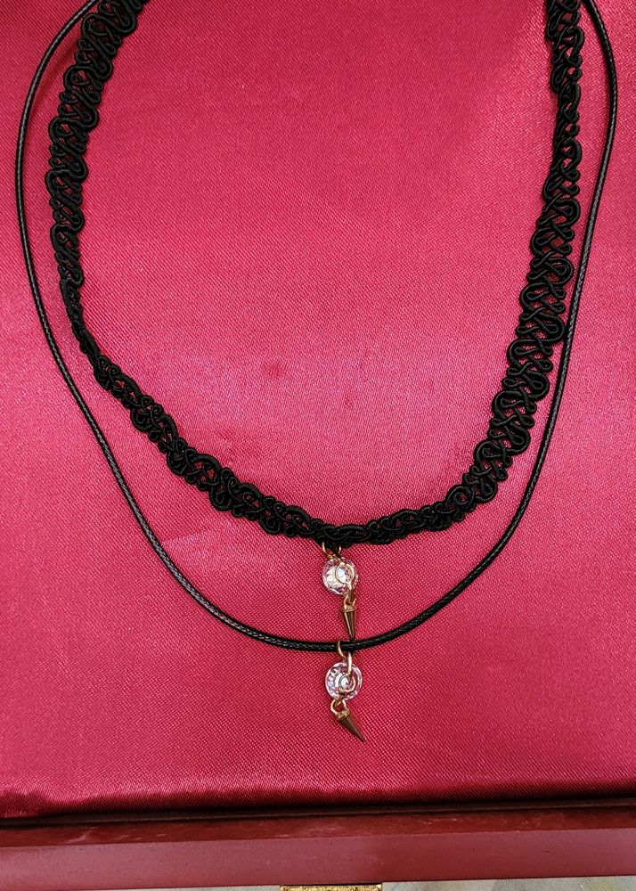 CHOKER SET. NEVER WORN