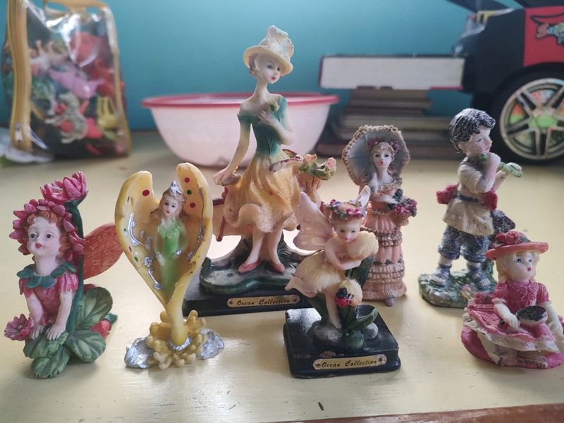 Ceramic Figurines - 7 Pieces