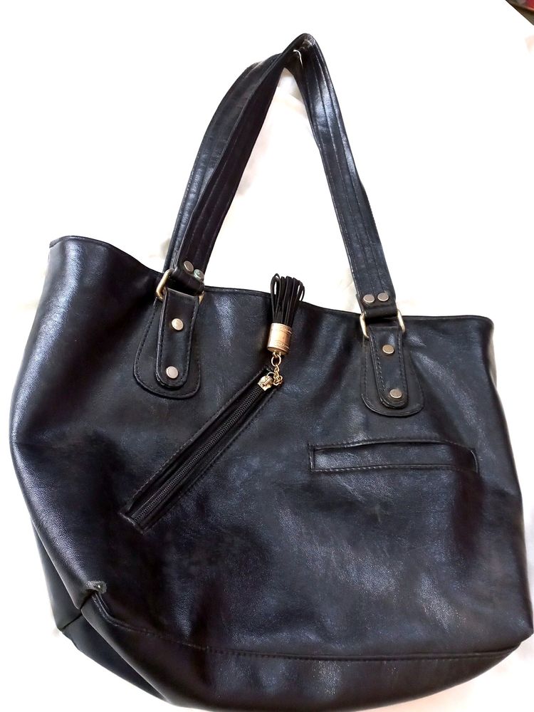 black leather bag 🖤