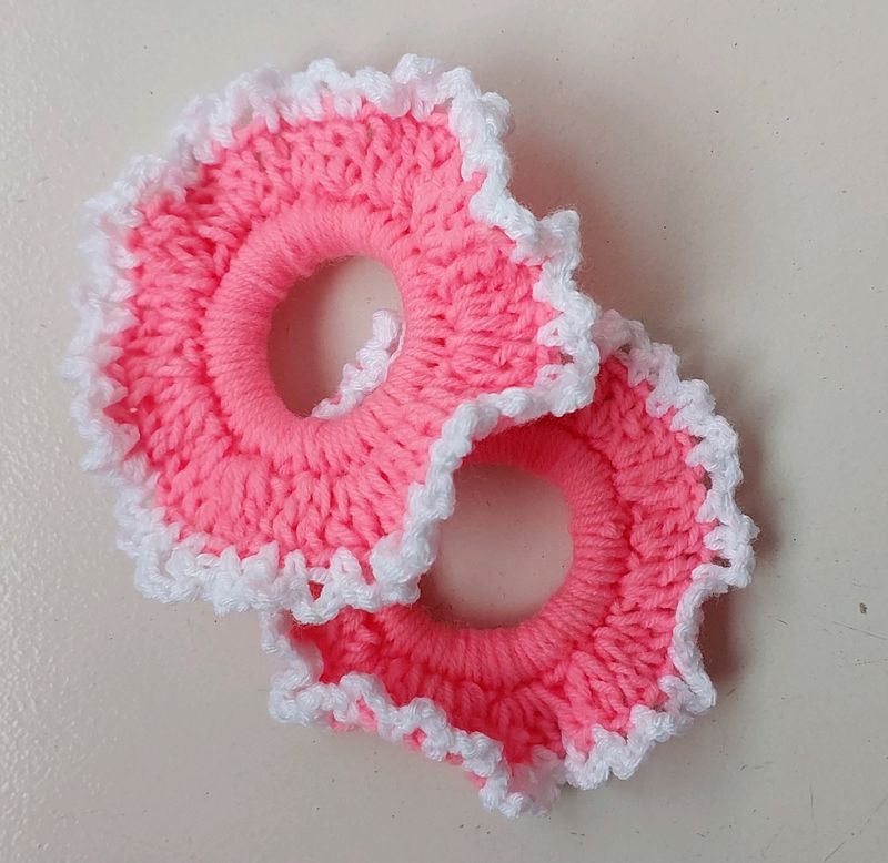 Crochet Hair Scrunchies in Pink And White