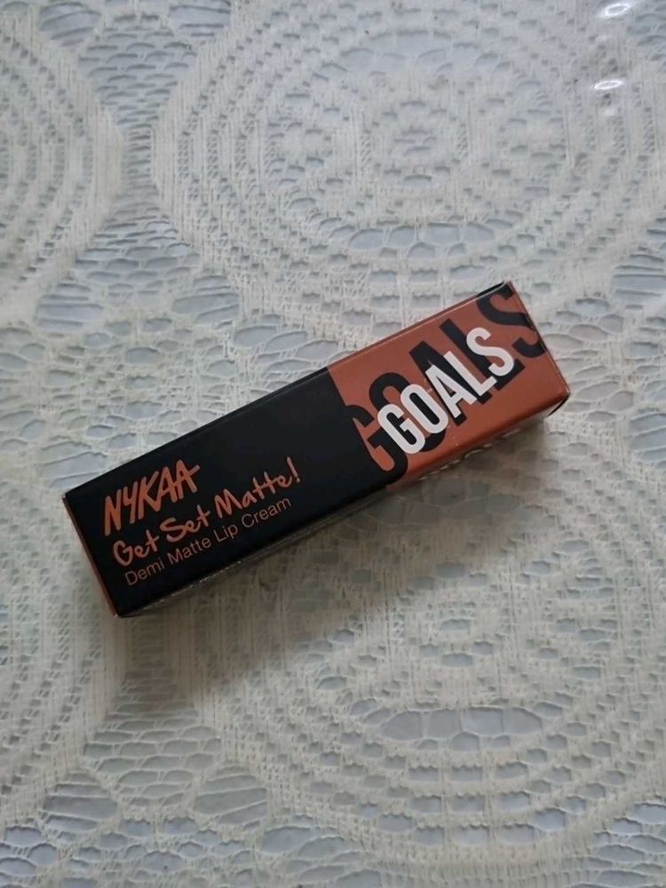 Nykaa Get Set Matte Lip Cream