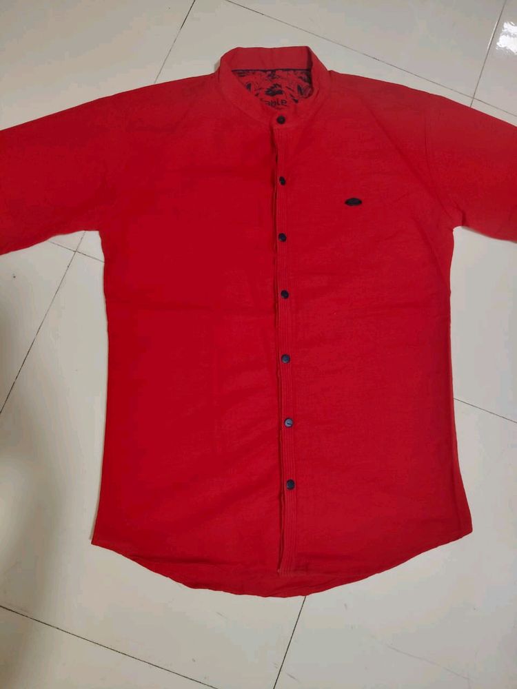 Trendy Red Short-Sleeved Shirt with Chest Pocket