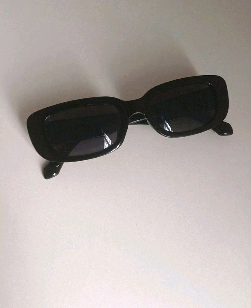 Fashionable UV Protected Sunglasses