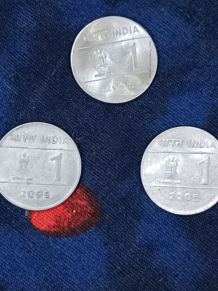 One Ruppee Cross Coin 2005 Year