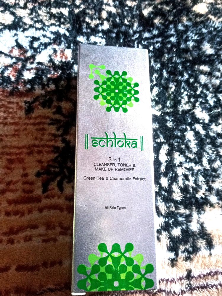 Schloka 3in1 CLEANSER, TONER & MAKEUP REMOVER GREEN TEA & CHAMOMILE EXTRACT