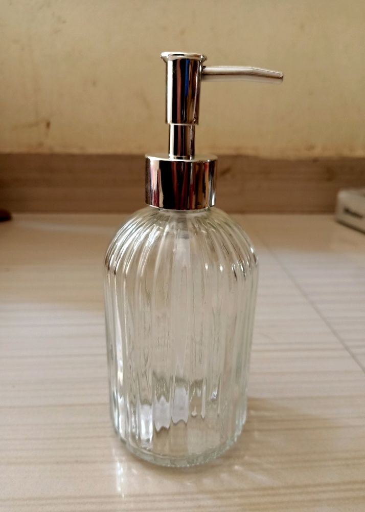 Transparent Refillable Soap Dispenser Multipurpose Shampoo, Conditioner, Essential Oil, Handwash, Soap, Lotion,Bathroom Dispenser With Press Pump Bottle (19 x 6.7 x 6.7 cm, 400ml) (Pack Of 1)